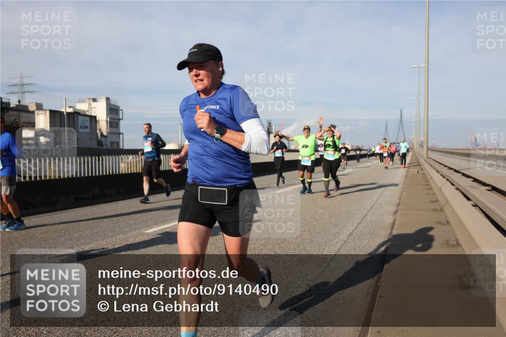 03.10.2025 - Köhlbrandbrückenlauf Lena Gebhardt http://msf.ph/oto/9140490 03.10.2025 09:58:15 Position 2  meine-sportfotos.de