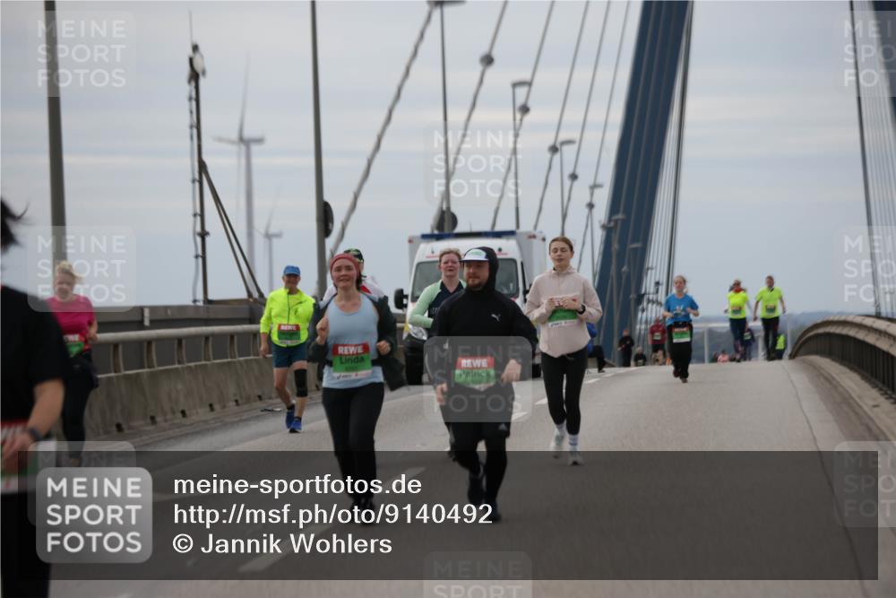 03.10.2025 - Köhlbrandbrückenlauf Jannik Wohlers http://msf.ph/oto/9140492 03.10.2025 16:12:27 Position 1 8701 meine-sportfotos.de