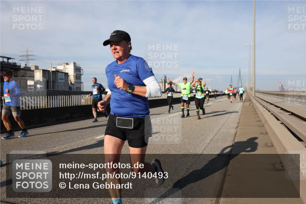03.10.2025 - Köhlbrandbrückenlauf Lena Gebhardt http://msf.ph/oto/9140493 03.10.2025 09:58:16 Position 2  meine-sportfotos.de