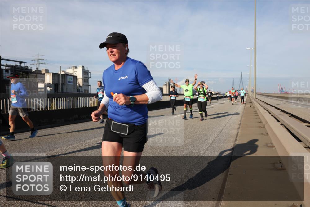 03.10.2025 - Köhlbrandbrückenlauf Lena Gebhardt http://msf.ph/oto/9140495 03.10.2025 09:58:16 Position 2  meine-sportfotos.de