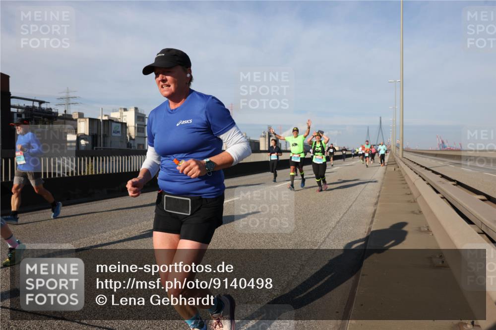 03.10.2025 - Köhlbrandbrückenlauf Lena Gebhardt http://msf.ph/oto/9140498 03.10.2025 09:58:16 Position 2  meine-sportfotos.de