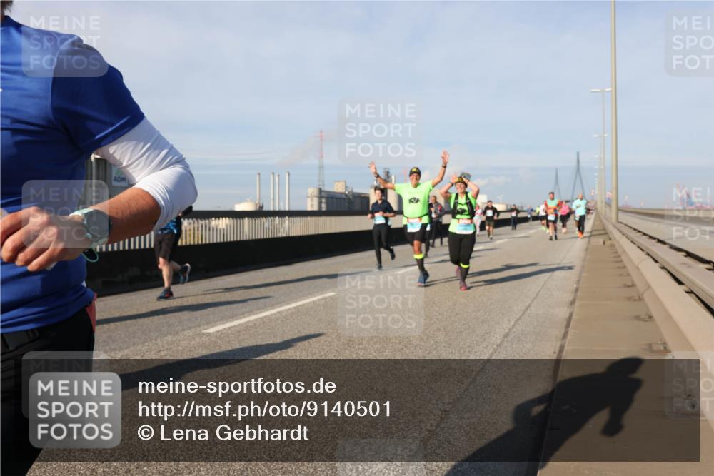 03.10.2025 - Köhlbrandbrückenlauf Lena Gebhardt http://msf.ph/oto/9140501 03.10.2025 09:58:16 Position 2  meine-sportfotos.de