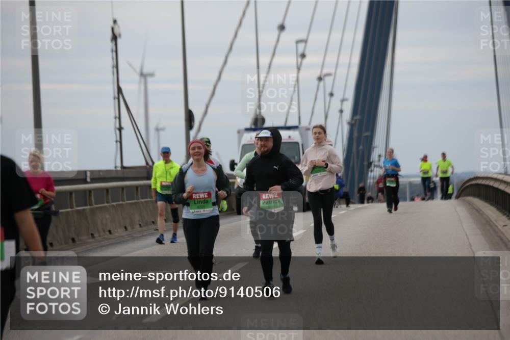 03.10.2025 - Köhlbrandbrückenlauf Jannik Wohlers http://msf.ph/oto/9140506 03.10.2025 16:12:27 Position 1 8701, 8671 meine-sportfotos.de