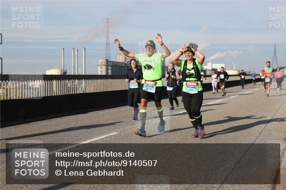 03.10.2025 - Köhlbrandbrückenlauf Lena Gebhardt http://msf.ph/oto/9140507 03.10.2025 09:58:16 Position 2 2089, 1956 meine-sportfotos.de