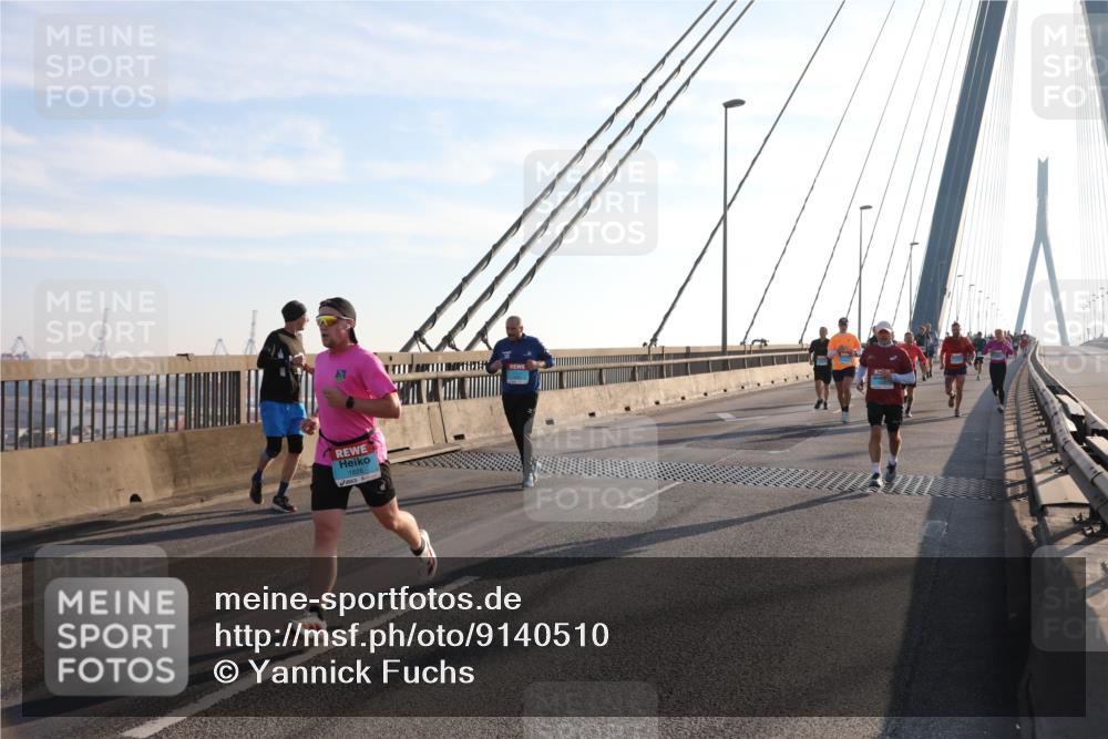 03.10.2025 - Köhlbrandbrückenlauf Yannick Fuchs http://msf.ph/oto/9140510 03.10.2025 08:25:20 Position 2 1826 meine-sportfotos.de