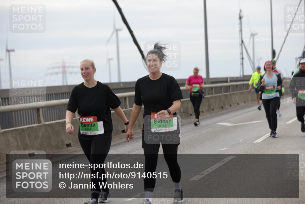 03.10.2025 - Köhlbrandbrückenlauf Jannik Wohlers http://msf.ph/oto/9140515 03.10.2025 16:12:27 Position 1 8944, 8943 meine-sportfotos.de