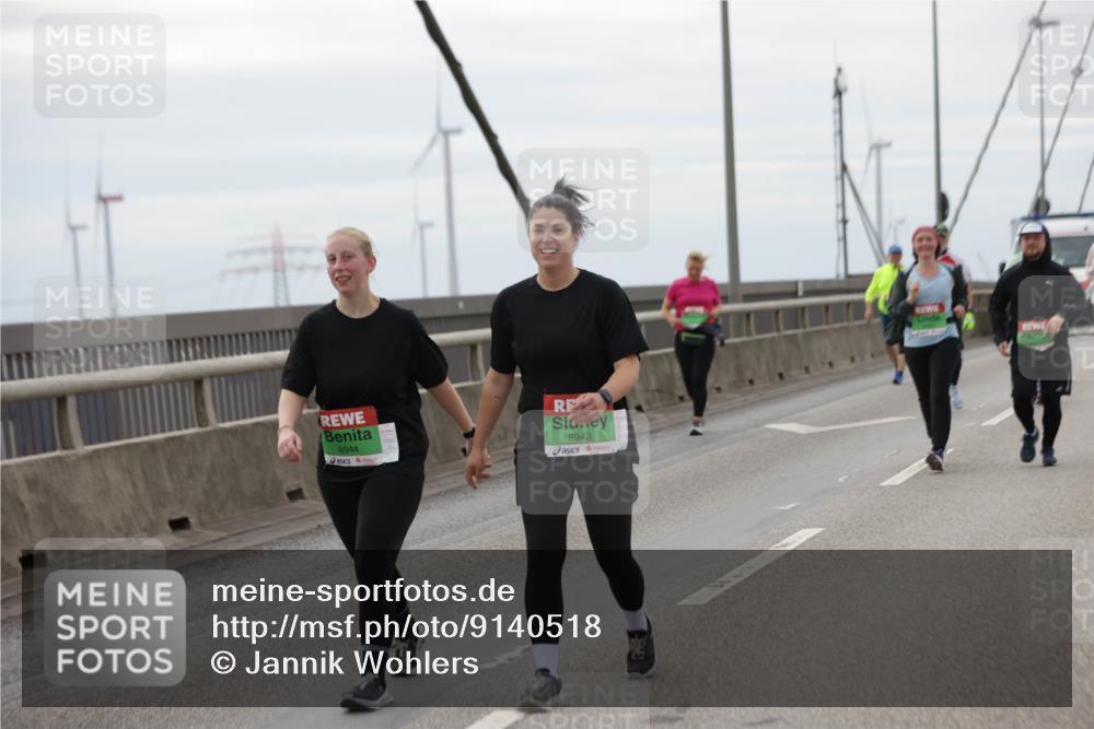 03.10.2025 - Köhlbrandbrückenlauf Jannik Wohlers http://msf.ph/oto/9140518 03.10.2025 16:12:28 Position 1 8944, 8943 meine-sportfotos.de