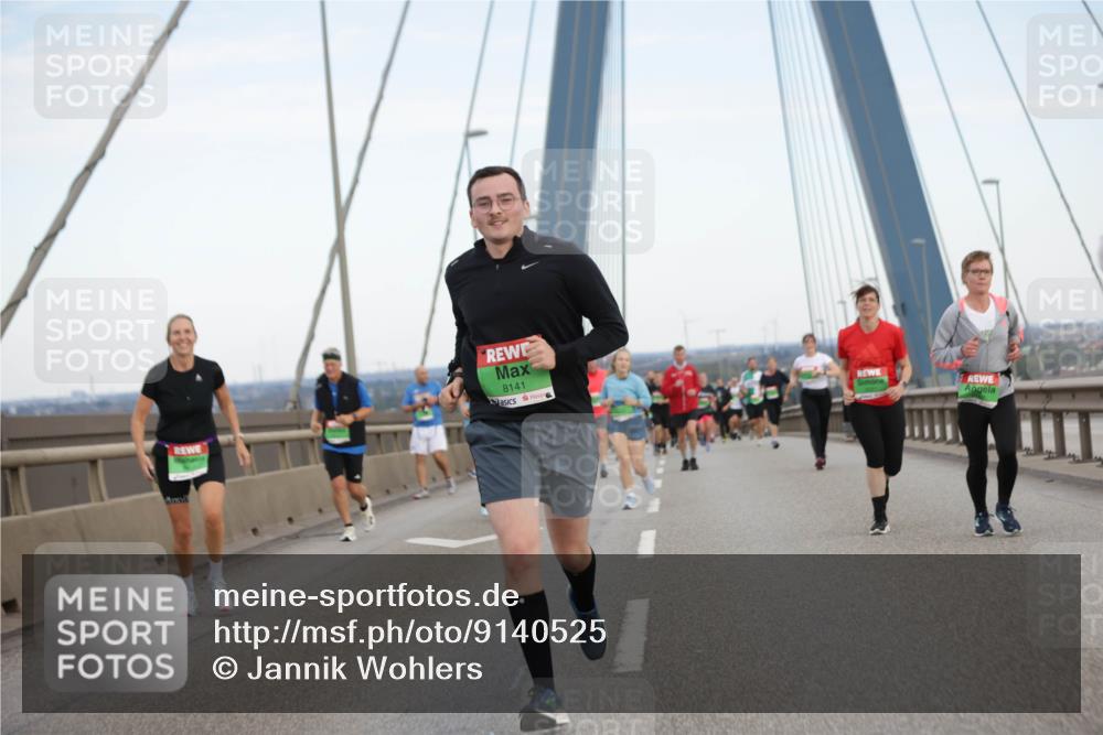 03.10.2025 - Köhlbrandbrückenlauf Jannik Wohlers http://msf.ph/oto/9140525 03.10.2025 15:32:53 Position 1 8141 meine-sportfotos.de