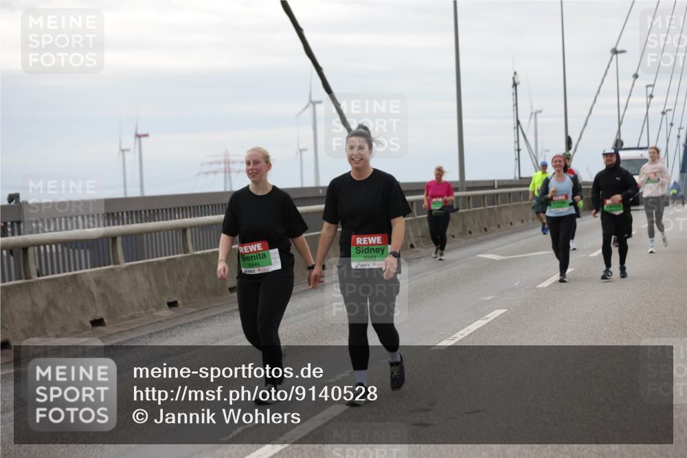 03.10.2025 - Köhlbrandbrückenlauf Jannik Wohlers http://msf.ph/oto/9140528 03.10.2025 16:12:28 Position 1 8944, 8943 meine-sportfotos.de