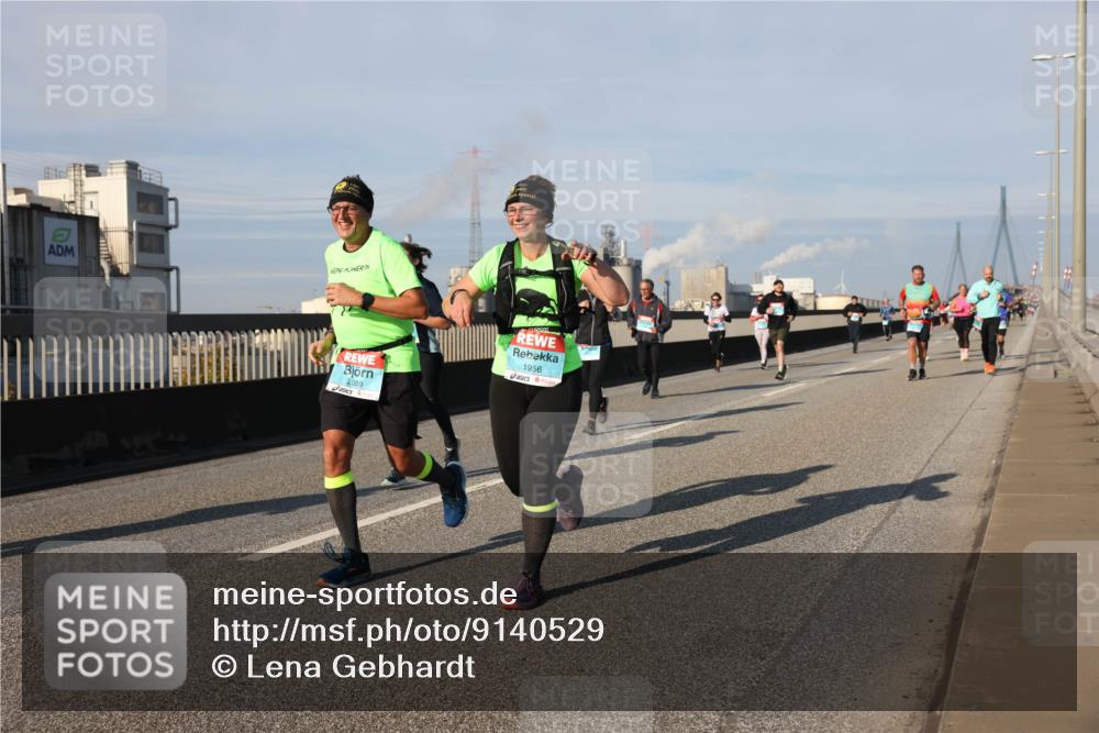 03.10.2025 - Köhlbrandbrückenlauf Lena Gebhardt http://msf.ph/oto/9140529 03.10.2025 09:58:17 Position 2 2089, 1956 meine-sportfotos.de