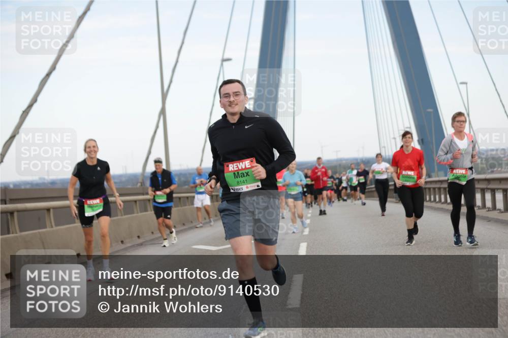 03.10.2025 - Köhlbrandbrückenlauf Jannik Wohlers http://msf.ph/oto/9140530 03.10.2025 15:32:53 Position 1 8141 meine-sportfotos.de