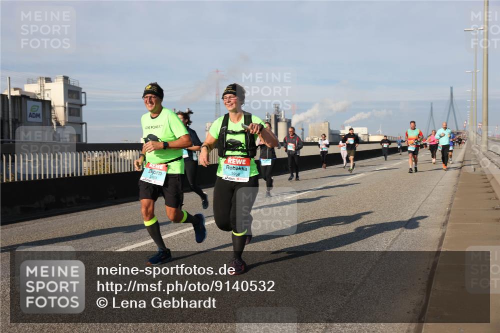 03.10.2025 - Köhlbrandbrückenlauf Lena Gebhardt http://msf.ph/oto/9140532 03.10.2025 09:58:17 Position 2 2089, 1956 meine-sportfotos.de