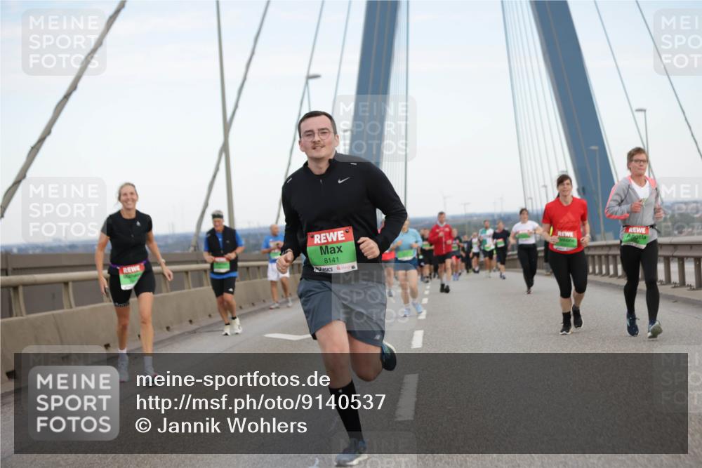03.10.2025 - Köhlbrandbrückenlauf Jannik Wohlers http://msf.ph/oto/9140537 03.10.2025 15:32:53 Position 1 8141 meine-sportfotos.de