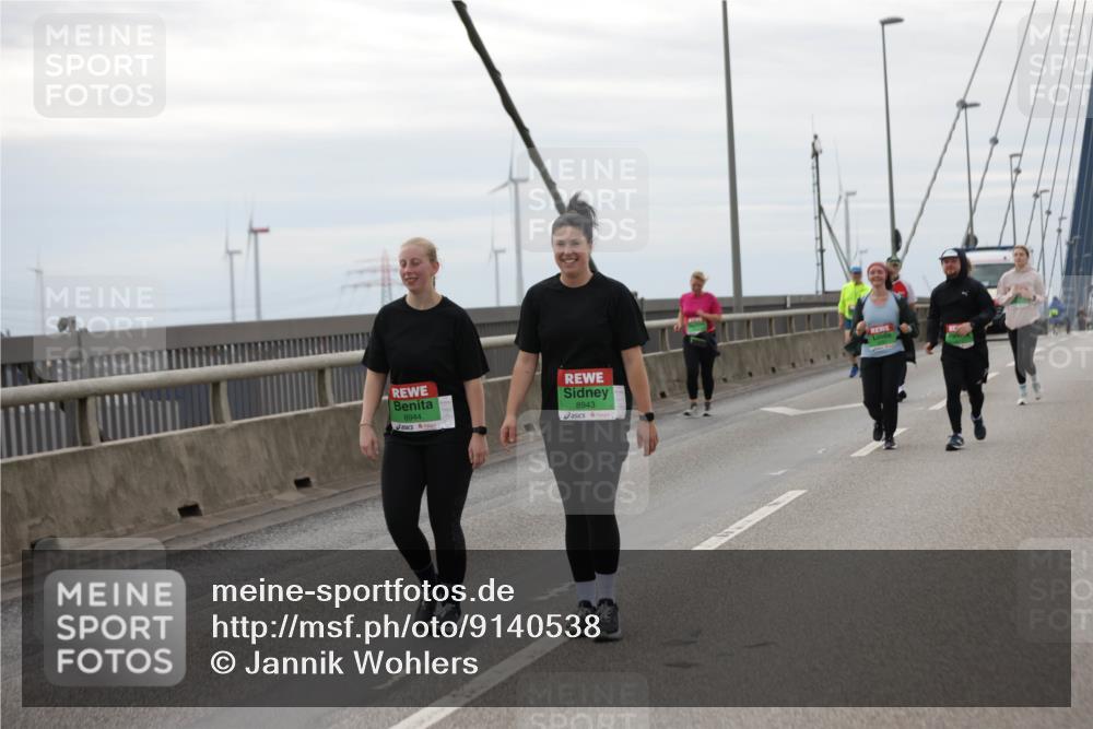 03.10.2025 - Köhlbrandbrückenlauf Jannik Wohlers http://msf.ph/oto/9140538 03.10.2025 16:12:28 Position 1 8944, 8943 meine-sportfotos.de