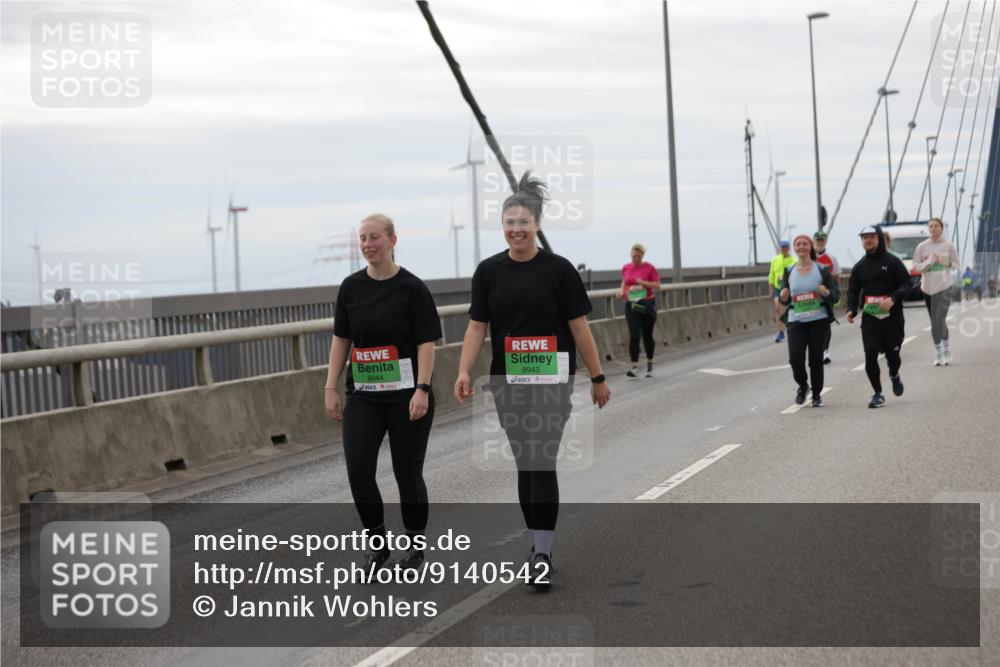 03.10.2025 - Köhlbrandbrückenlauf Jannik Wohlers http://msf.ph/oto/9140542 03.10.2025 16:12:28 Position 1 8944, 8943 meine-sportfotos.de