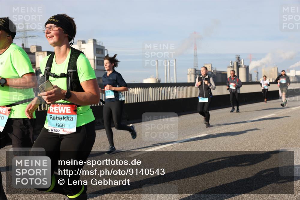 03.10.2025 - Köhlbrandbrückenlauf Lena Gebhardt http://msf.ph/oto/9140543 03.10.2025 09:58:18 Position 2 1956, 2064 meine-sportfotos.de