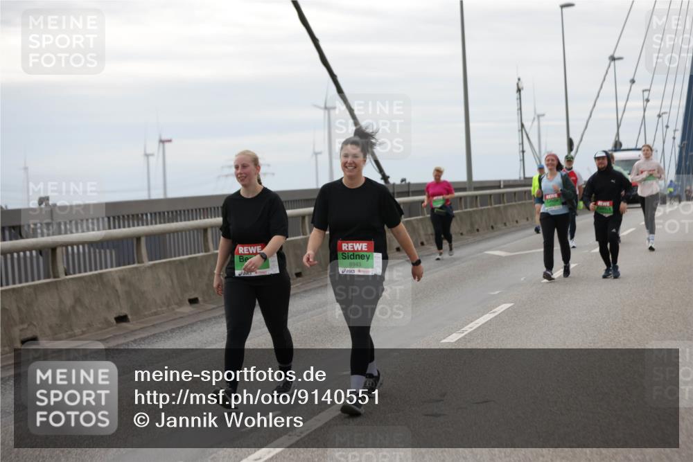03.10.2025 - Köhlbrandbrückenlauf Jannik Wohlers http://msf.ph/oto/9140551 03.10.2025 16:12:28 Position 1 8943 meine-sportfotos.de