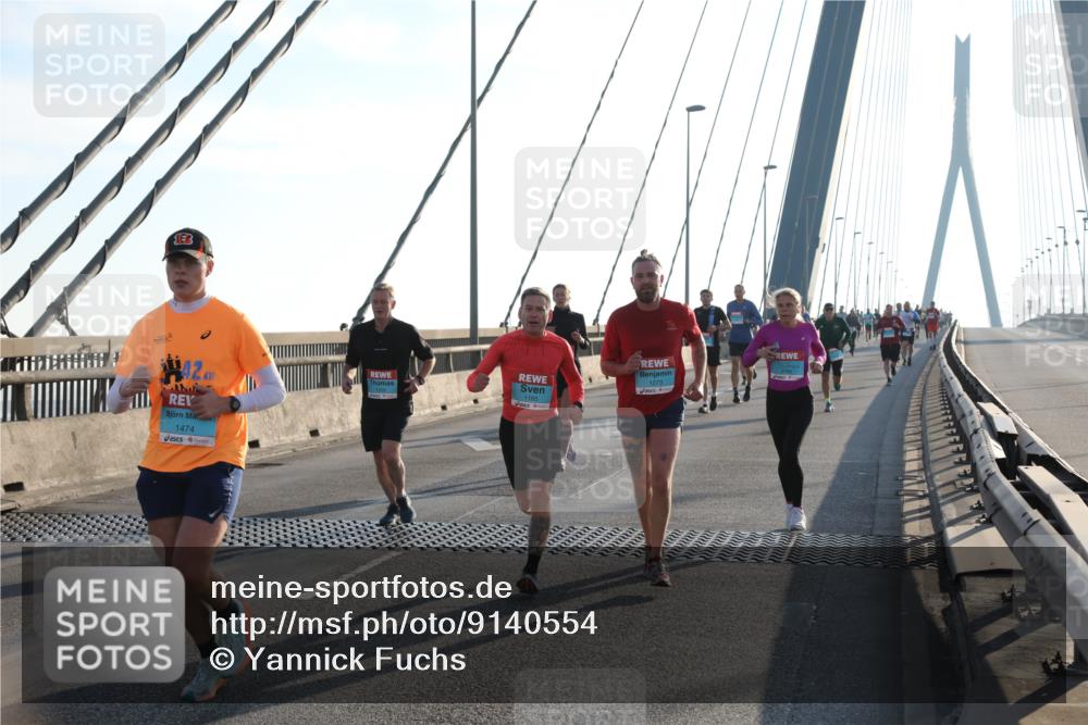 03.10.2025 - Köhlbrandbrückenlauf Yannick Fuchs http://msf.ph/oto/9140554 03.10.2025 08:25:24 Position 2 42, 1474, 1165, 1273 meine-sportfotos.de