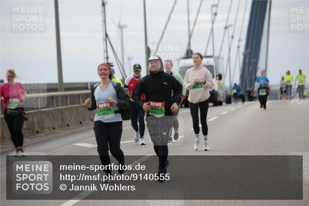 03.10.2025 - Köhlbrandbrückenlauf Jannik Wohlers http://msf.ph/oto/9140555 03.10.2025 16:12:29 Position 1 8701, 8671 meine-sportfotos.de