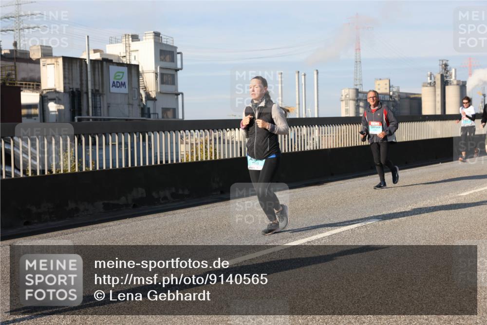 03.10.2025 - Köhlbrandbrückenlauf Lena Gebhardt http://msf.ph/oto/9140565 03.10.2025 09:58:19 Position 2 2949 meine-sportfotos.de