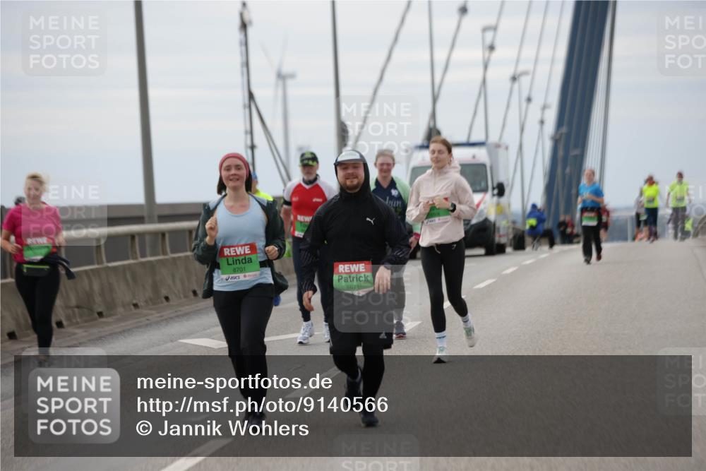 03.10.2025 - Köhlbrandbrückenlauf Jannik Wohlers http://msf.ph/oto/9140566 03.10.2025 16:12:29 Position 1 8701, 8671 meine-sportfotos.de