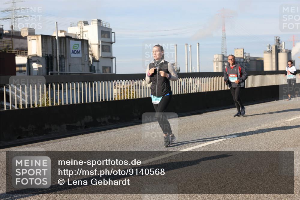 03.10.2025 - Köhlbrandbrückenlauf Lena Gebhardt http://msf.ph/oto/9140568 03.10.2025 09:58:19 Position 2 2949 meine-sportfotos.de