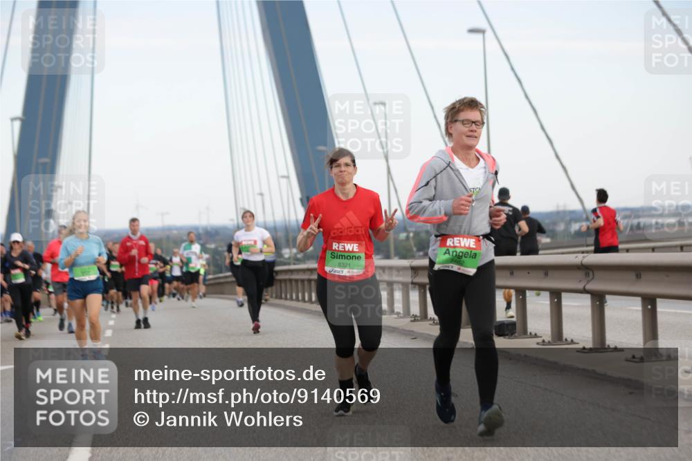 03.10.2025 - Köhlbrandbrückenlauf Jannik Wohlers http://msf.ph/oto/9140569 03.10.2025 15:32:55 Position 1 8321, 8482 meine-sportfotos.de