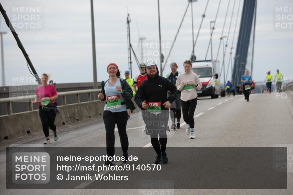 03.10.2025 - Köhlbrandbrückenlauf Jannik Wohlers http://msf.ph/oto/9140570 03.10.2025 16:12:29 Position 1 8701, 8671 meine-sportfotos.de