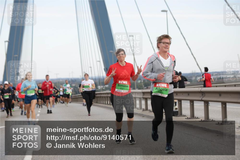 03.10.2025 - Köhlbrandbrückenlauf Jannik Wohlers http://msf.ph/oto/9140571 03.10.2025 15:32:55 Position 1 8321, 8482 meine-sportfotos.de