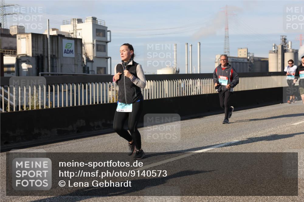 03.10.2025 - Köhlbrandbrückenlauf Lena Gebhardt http://msf.ph/oto/9140573 03.10.2025 09:58:19 Position 2 2949 meine-sportfotos.de