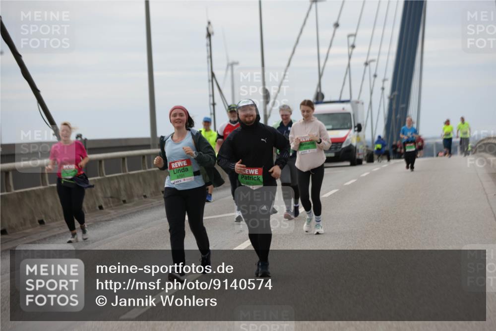 03.10.2025 - Köhlbrandbrückenlauf Jannik Wohlers http://msf.ph/oto/9140574 03.10.2025 16:12:29 Position 1 8701, 8671 meine-sportfotos.de