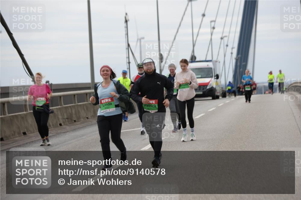 03.10.2025 - Köhlbrandbrückenlauf Jannik Wohlers http://msf.ph/oto/9140578 03.10.2025 16:12:30 Position 1 8701, 8671 meine-sportfotos.de