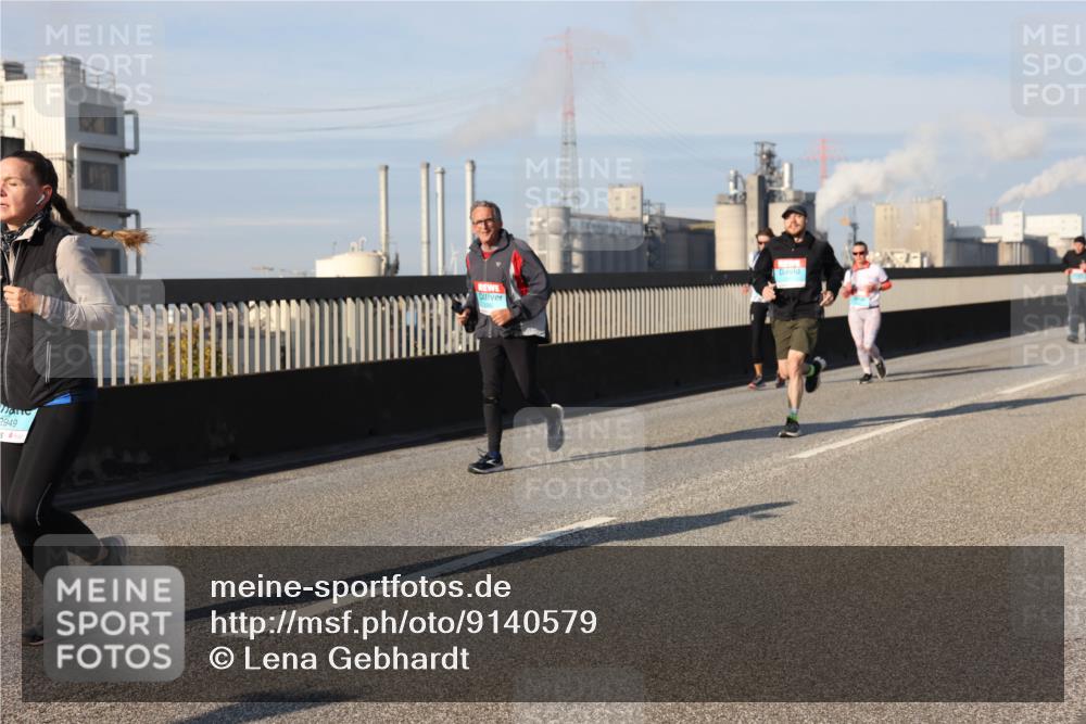 03.10.2025 - Köhlbrandbrückenlauf Lena Gebhardt http://msf.ph/oto/9140579 03.10.2025 09:58:20 Position 2 2949 meine-sportfotos.de