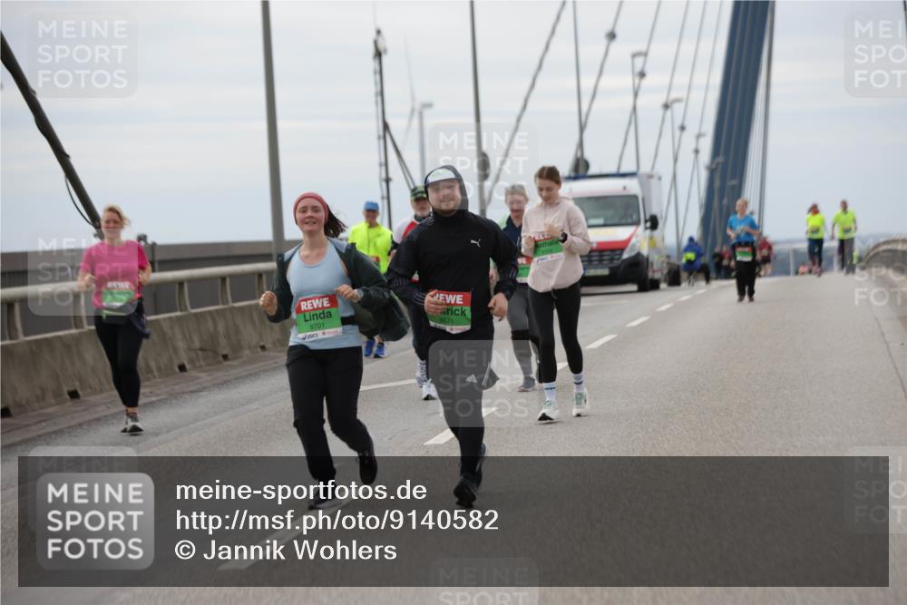 03.10.2025 - Köhlbrandbrückenlauf Jannik Wohlers http://msf.ph/oto/9140582 03.10.2025 16:12:30 Position 1 8701, 8671 meine-sportfotos.de