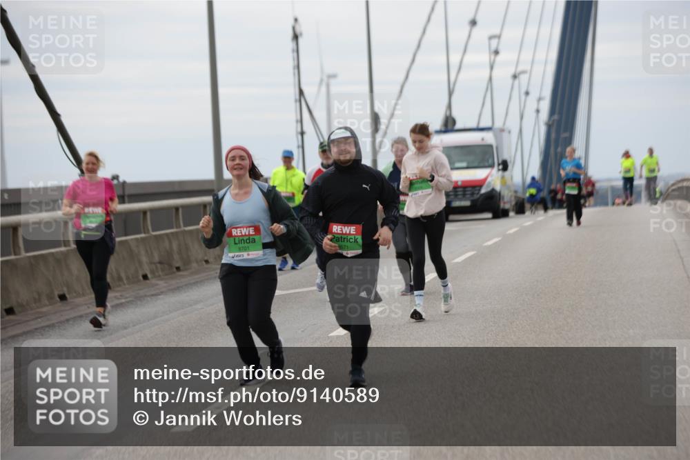 03.10.2025 - Köhlbrandbrückenlauf Jannik Wohlers http://msf.ph/oto/9140589 03.10.2025 16:12:30 Position 1 8701, 3671 meine-sportfotos.de