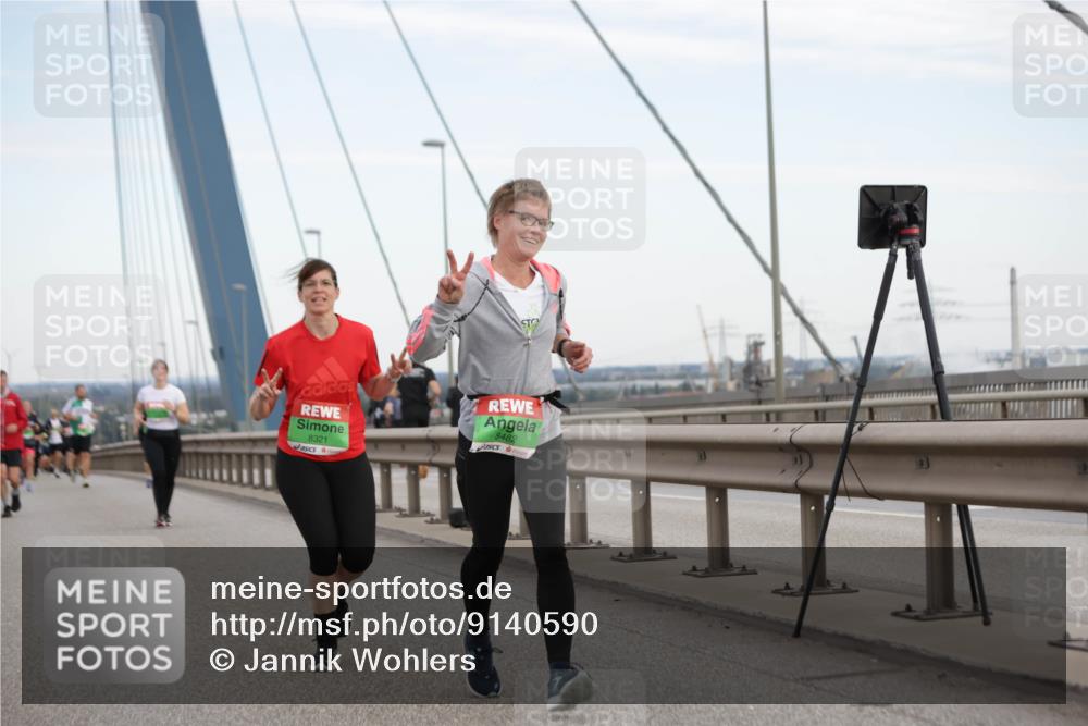 03.10.2025 - Köhlbrandbrückenlauf Jannik Wohlers http://msf.ph/oto/9140590 03.10.2025 15:32:55 Position 1 8321, 8482 meine-sportfotos.de