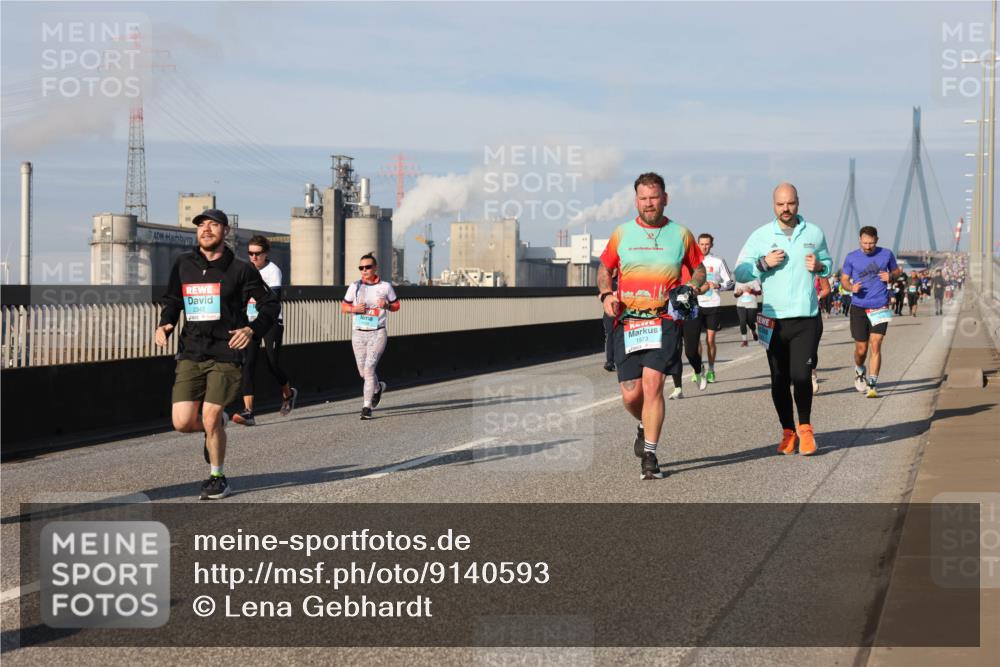 03.10.2025 - Köhlbrandbrückenlauf Lena Gebhardt http://msf.ph/oto/9140593 03.10.2025 09:58:21 Position 2 2345, 1573 meine-sportfotos.de