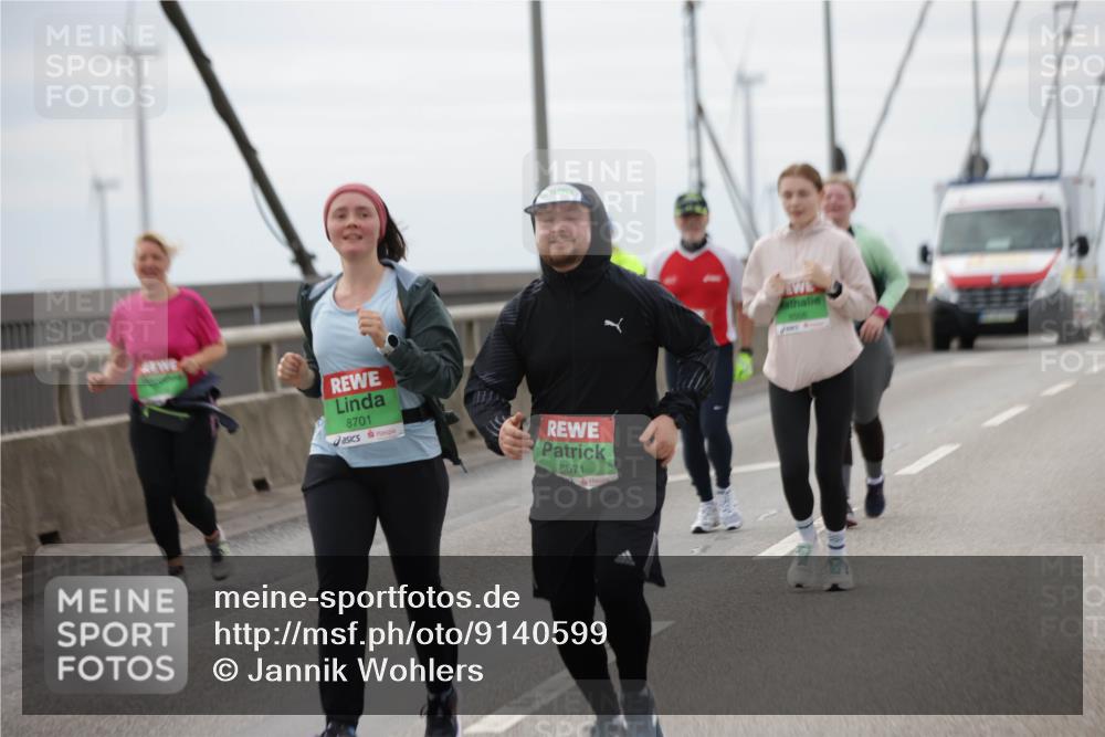 03.10.2025 - Köhlbrandbrückenlauf Jannik Wohlers http://msf.ph/oto/9140599 03.10.2025 16:12:31 Position 1 8701, 8671, 8506 meine-sportfotos.de