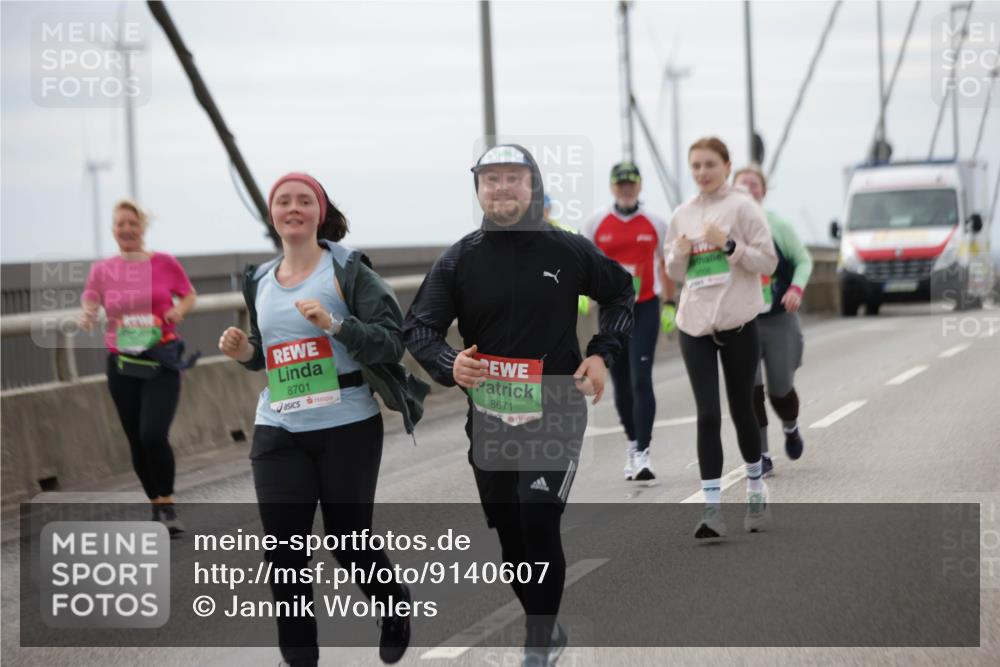 03.10.2025 - Köhlbrandbrückenlauf Jannik Wohlers http://msf.ph/oto/9140607 03.10.2025 16:12:31 Position 1 8701, 8671 meine-sportfotos.de