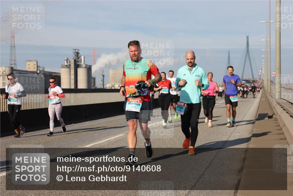 03.10.2025 - Köhlbrandbrückenlauf Lena Gebhardt http://msf.ph/oto/9140608 03.10.2025 09:58:21 Position 2 4, 1573, 1283 meine-sportfotos.de