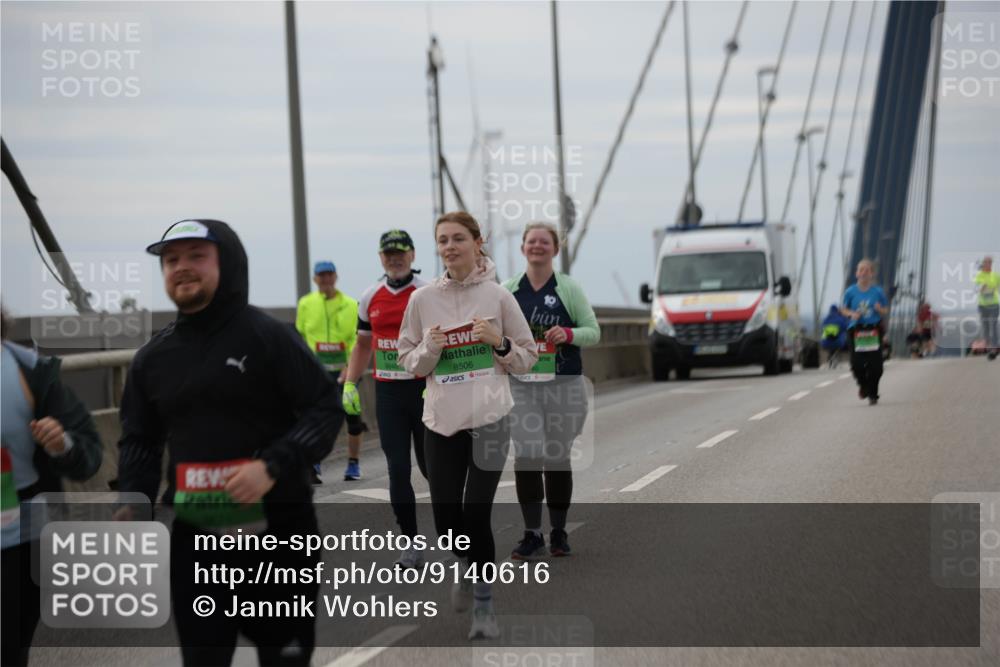03.10.2025 - Köhlbrandbrückenlauf Jannik Wohlers http://msf.ph/oto/9140616 03.10.2025 16:12:32 Position 1 8506 meine-sportfotos.de