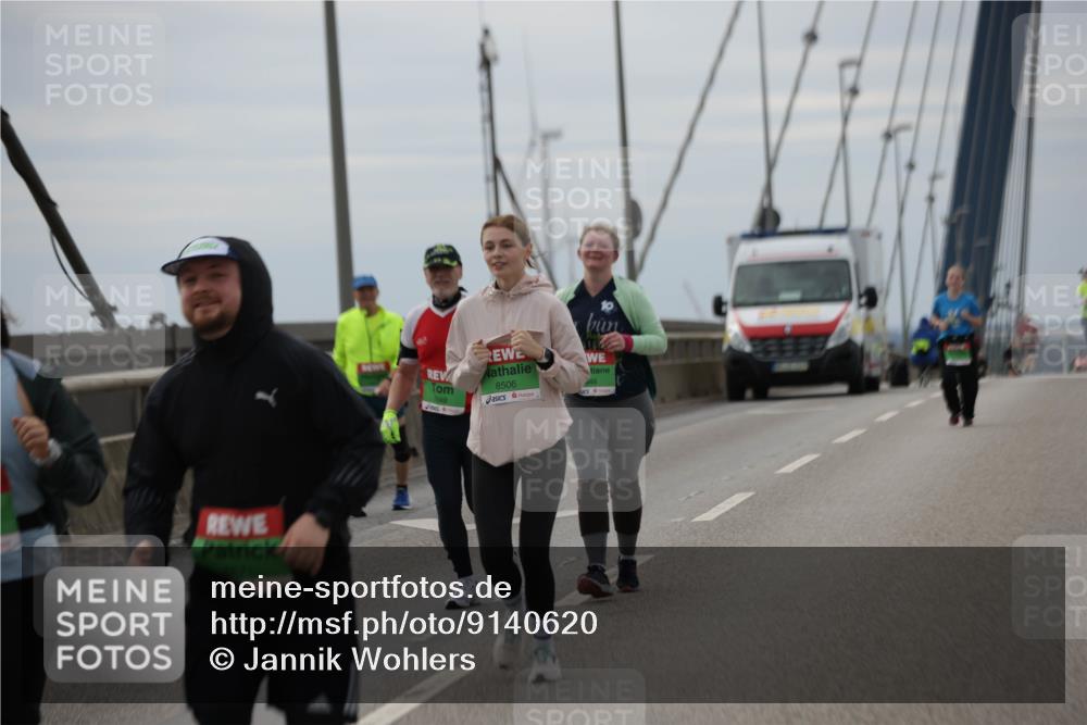 03.10.2025 - Köhlbrandbrückenlauf Jannik Wohlers http://msf.ph/oto/9140620 03.10.2025 16:12:32 Position 1 648, 8506 meine-sportfotos.de