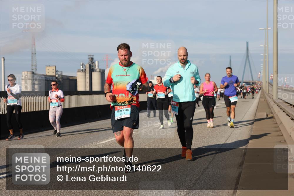 03.10.2025 - Köhlbrandbrückenlauf Lena Gebhardt http://msf.ph/oto/9140622 03.10.2025 09:58:22 Position 2 20, 1573 meine-sportfotos.de