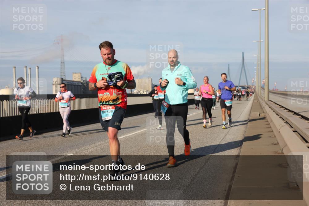 03.10.2025 - Köhlbrandbrückenlauf Lena Gebhardt http://msf.ph/oto/9140628 03.10.2025 09:58:22 Position 2 1573, 50 meine-sportfotos.de