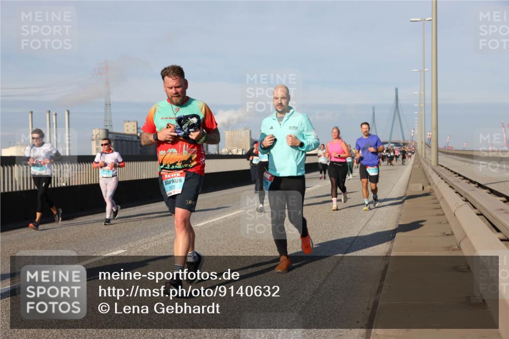 03.10.2025 - Köhlbrandbrückenlauf Lena Gebhardt http://msf.ph/oto/9140632 03.10.2025 09:58:22 Position 2 1573, 50 meine-sportfotos.de