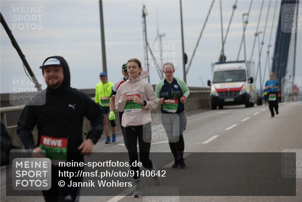 03.10.2025 - Köhlbrandbrückenlauf Jannik Wohlers http://msf.ph/oto/9140642 03.10.2025 16:12:32 Position 1 8506, 8646 meine-sportfotos.de