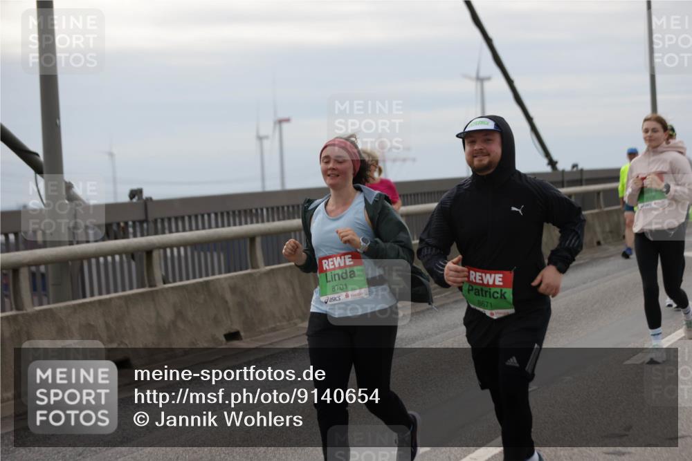 03.10.2025 - Köhlbrandbrückenlauf Jannik Wohlers http://msf.ph/oto/9140654 03.10.2025 16:12:33 Position 1 8701, 8671 meine-sportfotos.de