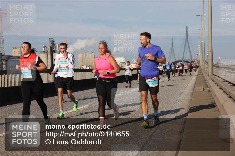 03.10.2025 - Köhlbrandbrückenlauf Lena Gebhardt http://msf.ph/oto/9140655 03.10.2025 09:58:24 Position 2 3747, 2368, 2454, 1212 meine-sportfotos.de
