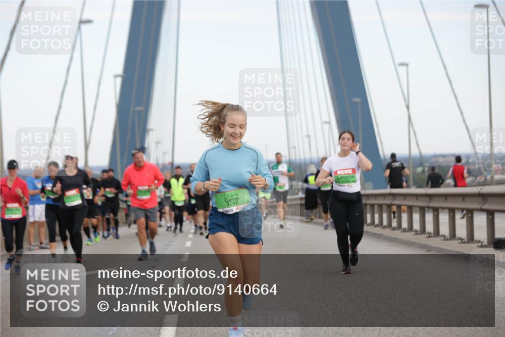 03.10.2025 - Köhlbrandbrückenlauf Jannik Wohlers http://msf.ph/oto/9140664 03.10.2025 15:32:58 Position 1 9747 meine-sportfotos.de