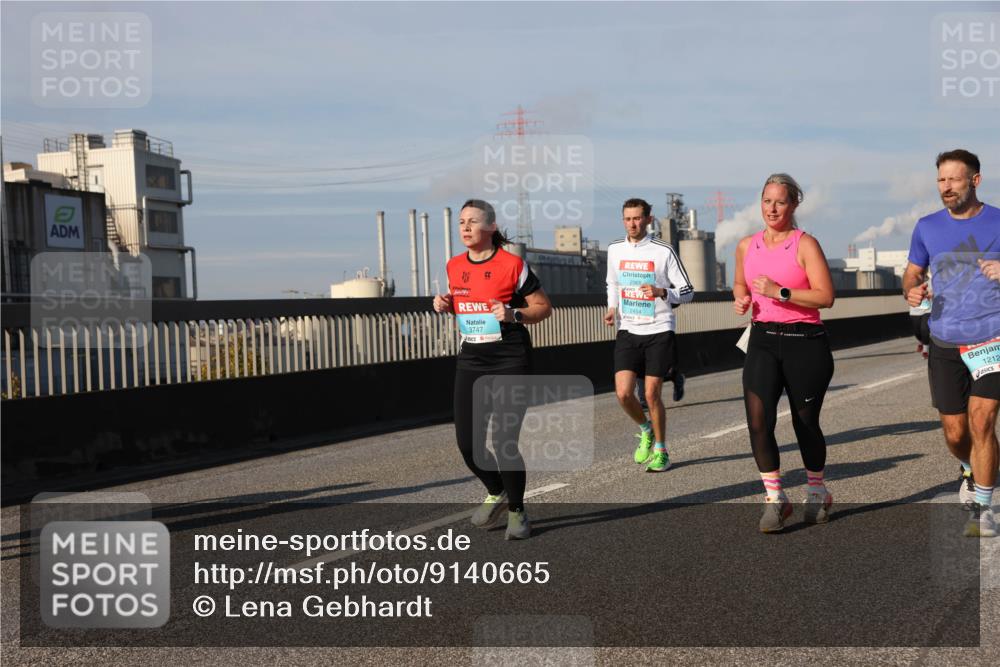 03.10.2025 - Köhlbrandbrückenlauf Lena Gebhardt http://msf.ph/oto/9140665 03.10.2025 09:58:25 Position 2 3747, 2454, 1212 meine-sportfotos.de